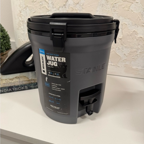 Stanley 2gal Adventure Fast Flow Water Jug - Picture 6 of 7